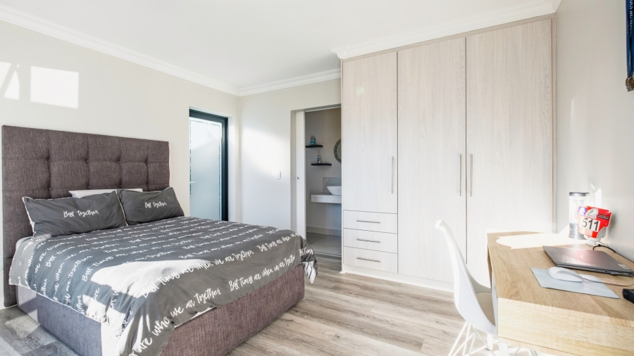 4 Bedroom Property for Sale in Welgelegen Western Cape